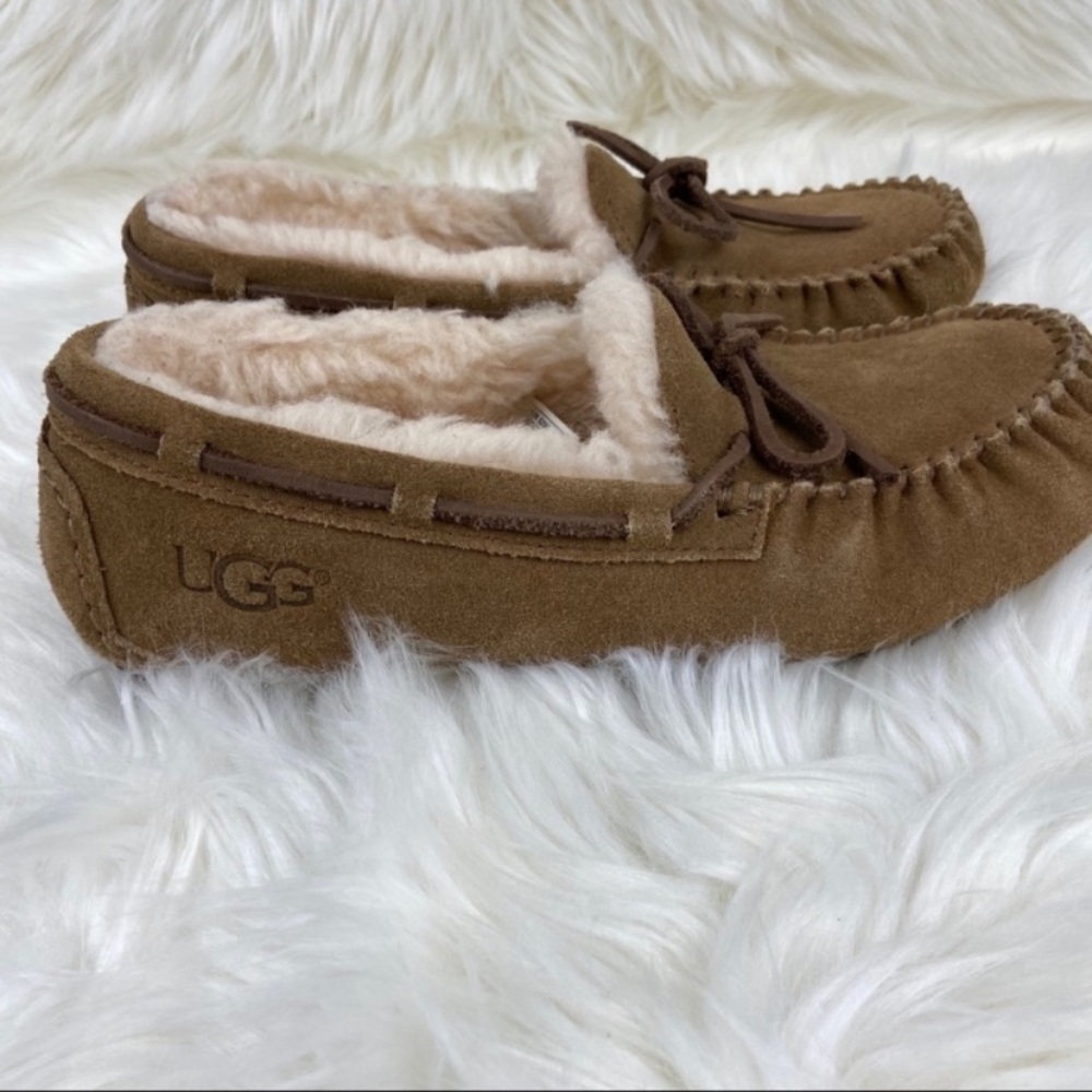 UGG LOAFERS FLATS SLIPON FUR SIZE 5 WOMAN